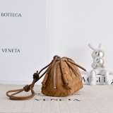 TOP Bottega Veneta Concert Pouch