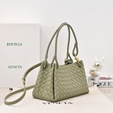 TOP Bottega Veneta Medium Parachute bag