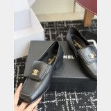 CC Flat Turnlock loafers