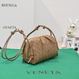 TOP Bottega Veneta Concert Pouch