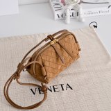 TOP Bottega Veneta Concert Pouch