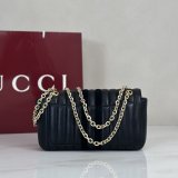 GUCCI Jetset GG Marmont medium shoulder bag
