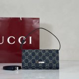 Gucci Small Pouch AAA+ A002KG Strap Plaque Bag