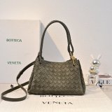 TOP Bottega Veneta Medium Parachute bag suede