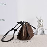 TOP Bottega Veneta Concert Pouch