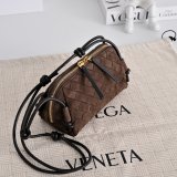 TOP Bottega Veneta Concert Pouch
