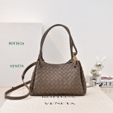 TOP Bottega Veneta Medium Parachute bag
